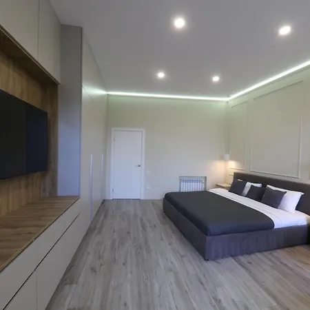 Center Апартаменти *